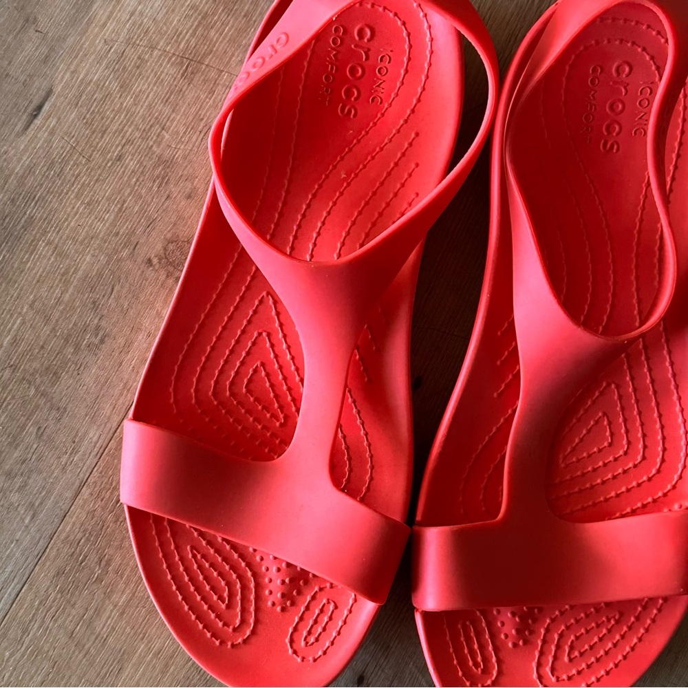 Crocs Women's Hot Pink Sandals